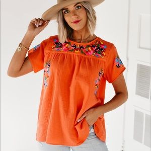 💗🧡 Coral Embroidered Top 🧡💗